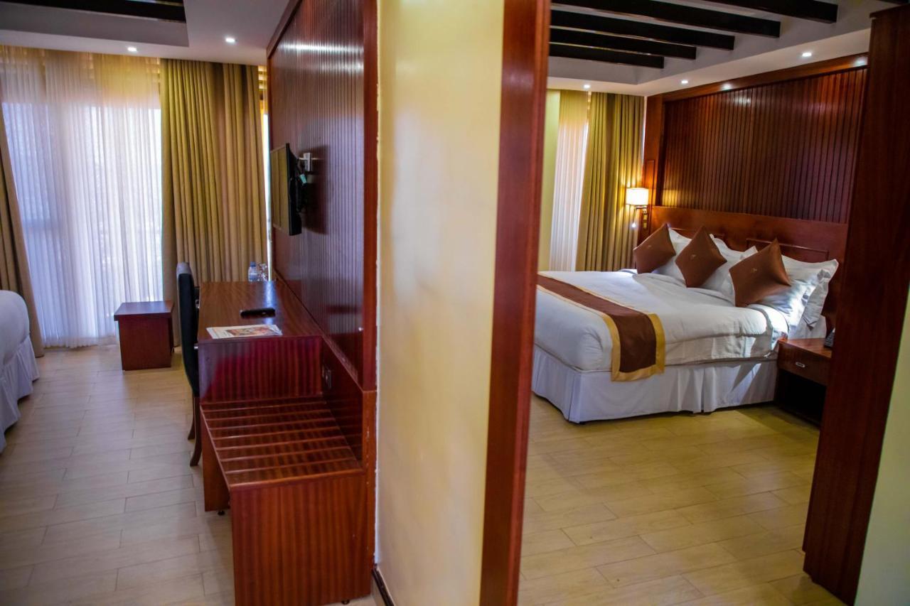 Sainte Famille Hotel Kigali Extérieur photo