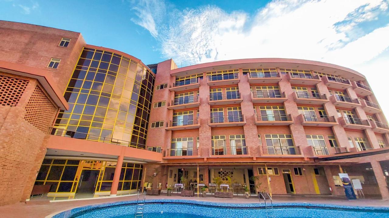 Sainte Famille Hotel Kigali Extérieur photo
