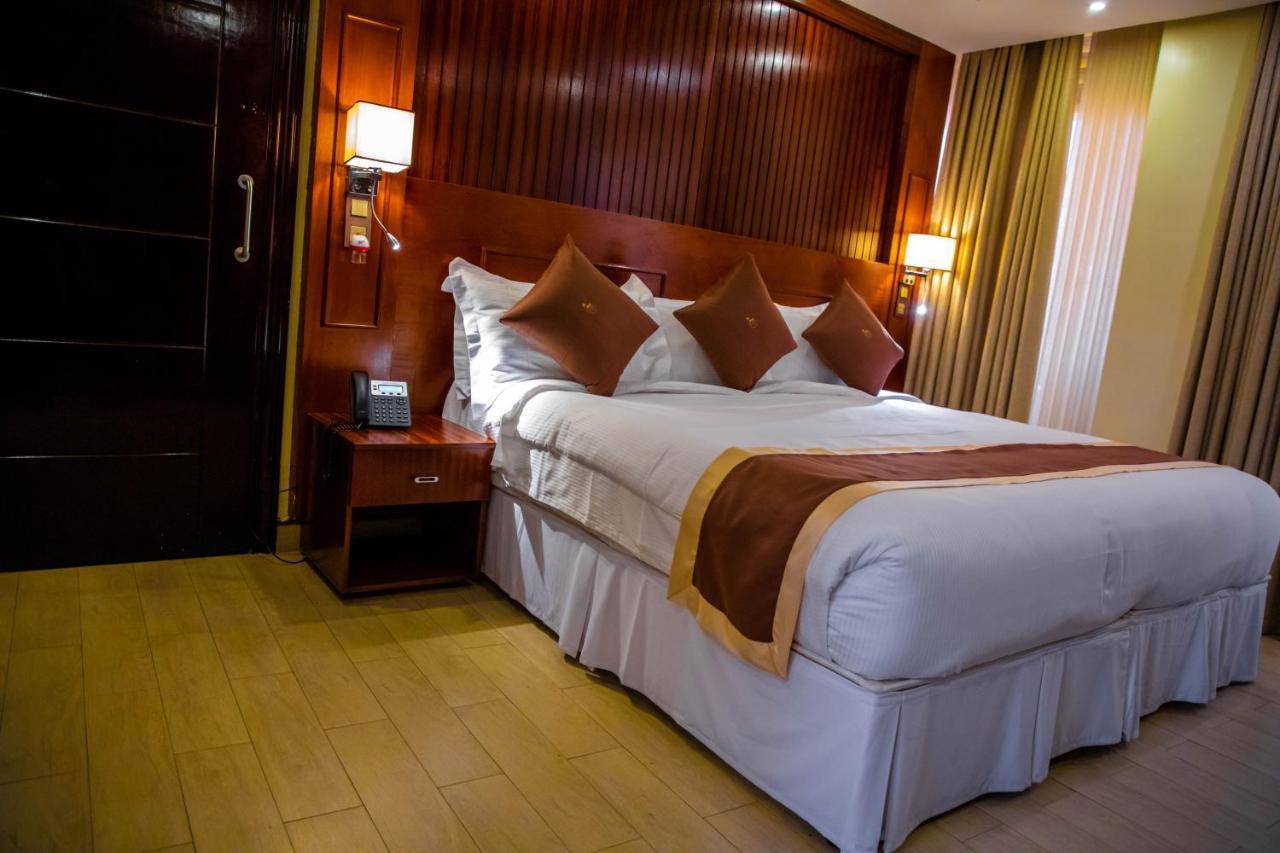 Sainte Famille Hotel Kigali Extérieur photo