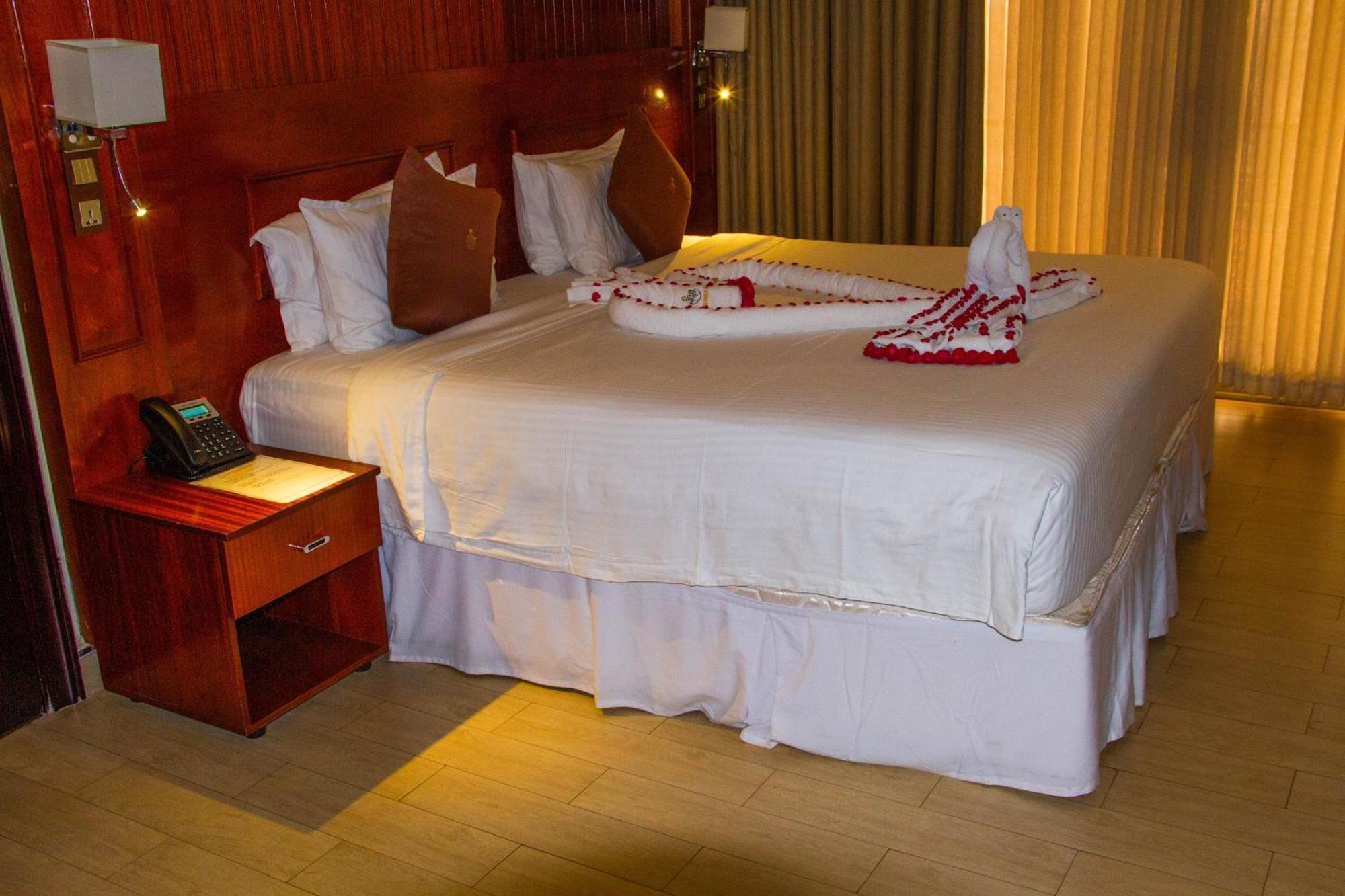 Sainte Famille Hotel Kigali Extérieur photo