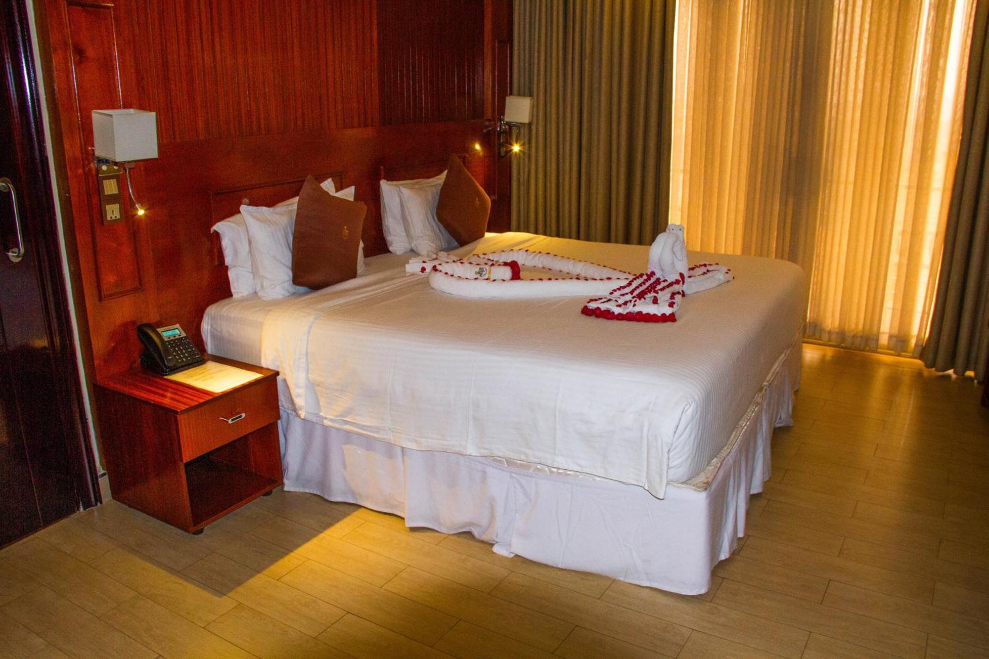 Sainte Famille Hotel Kigali Extérieur photo