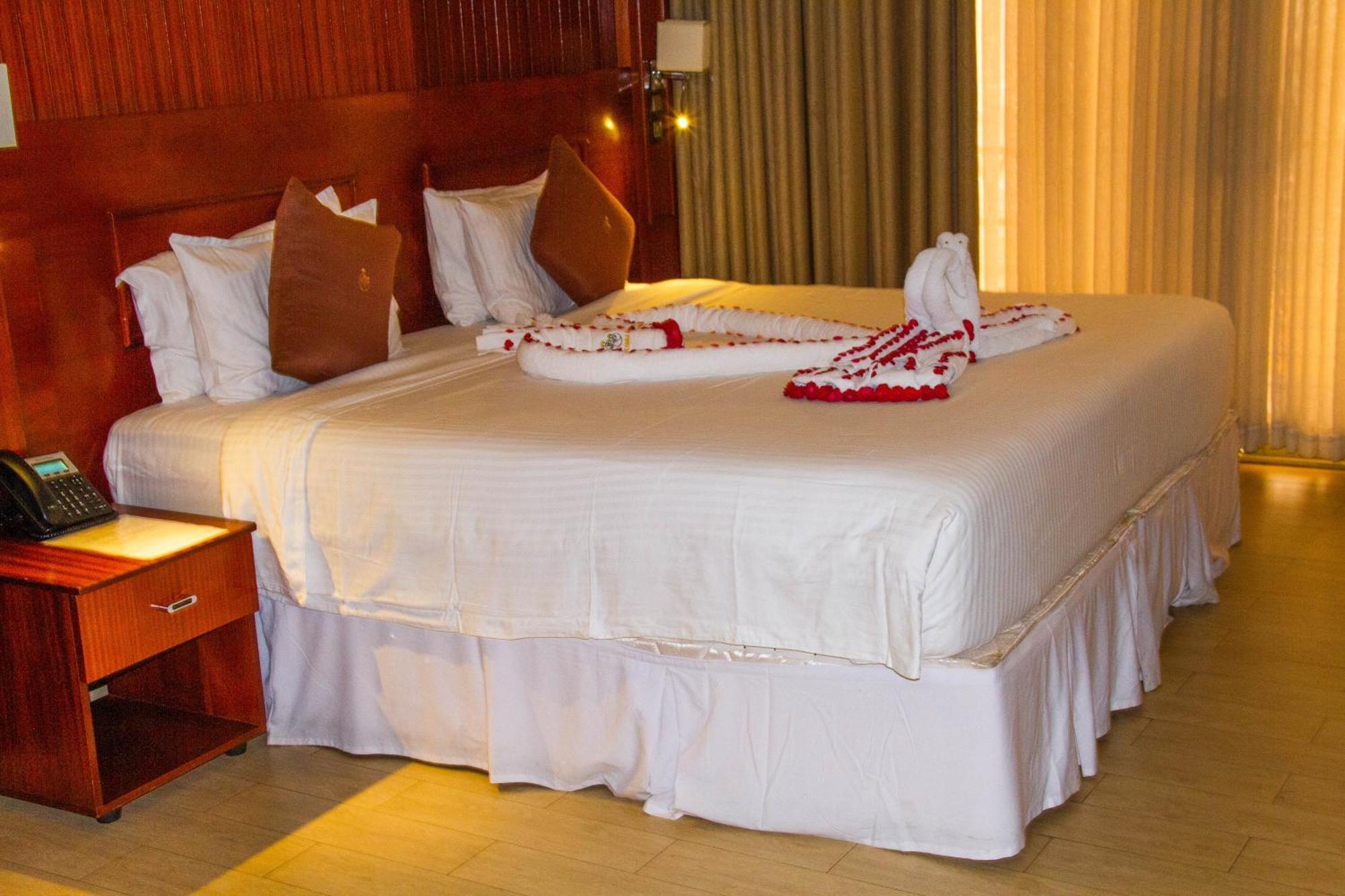 Sainte Famille Hotel Kigali Extérieur photo