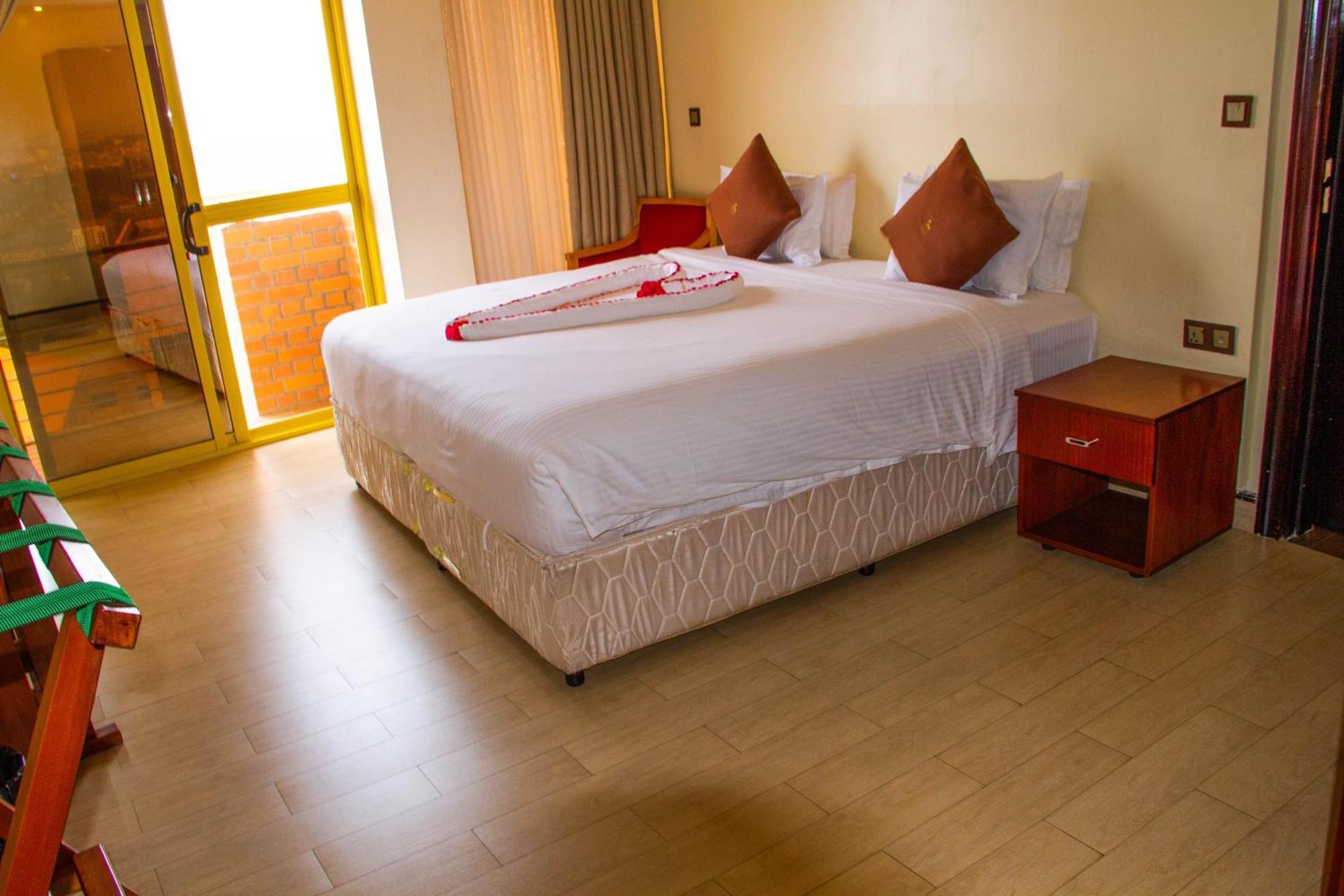 Sainte Famille Hotel Kigali Extérieur photo