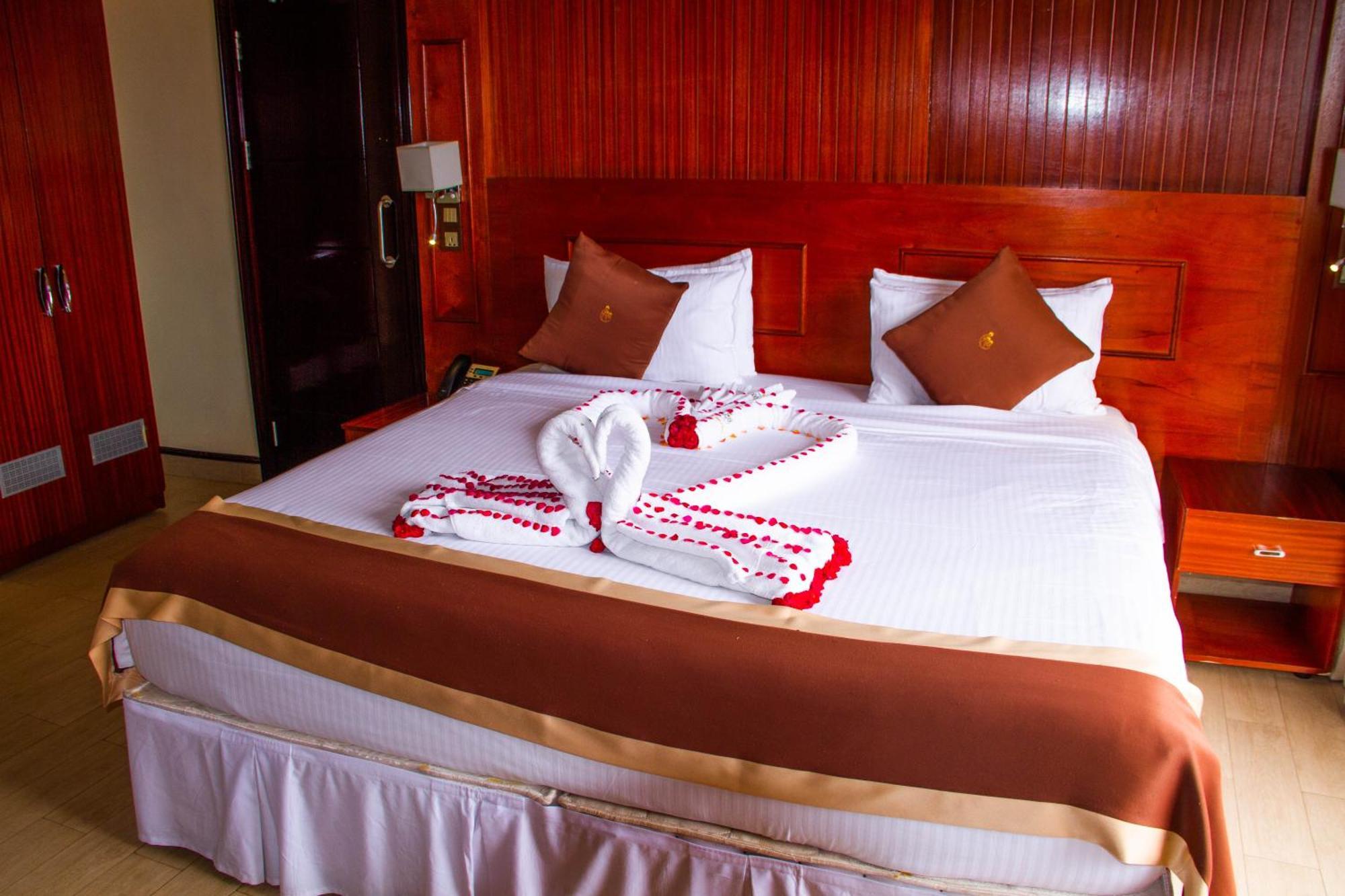 Sainte Famille Hotel Kigali Extérieur photo