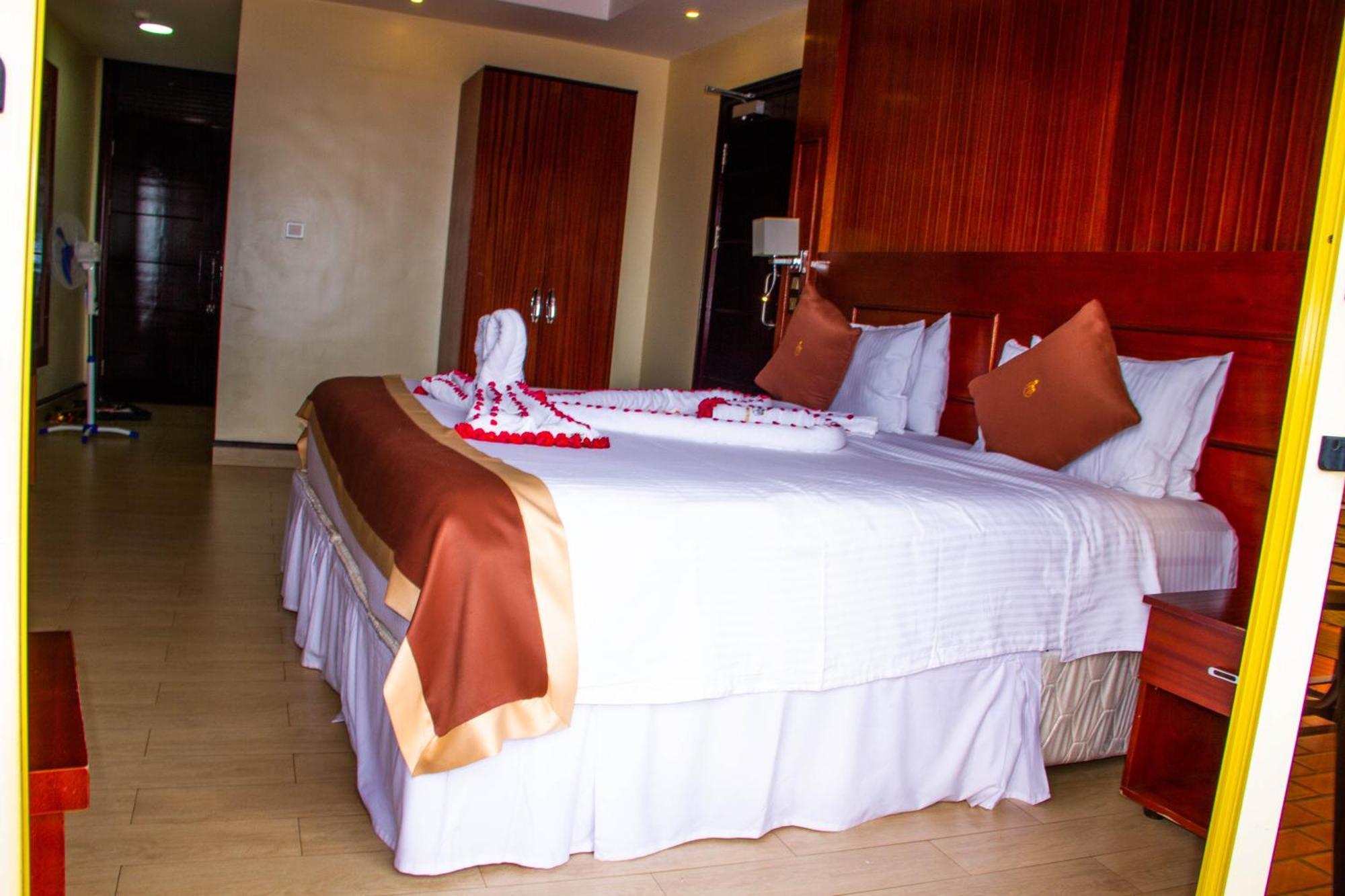 Sainte Famille Hotel Kigali Extérieur photo