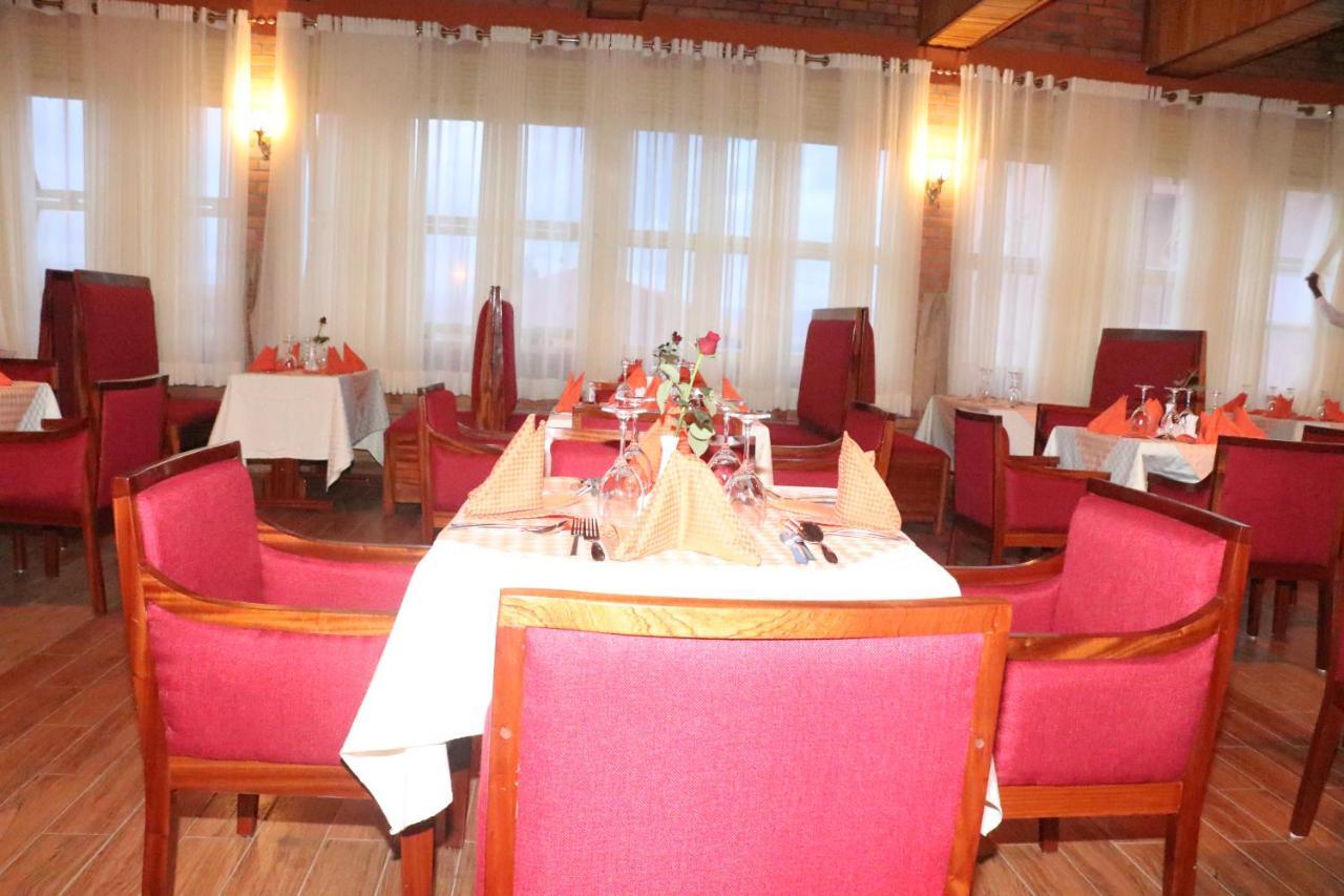 Sainte Famille Hotel Kigali Extérieur photo