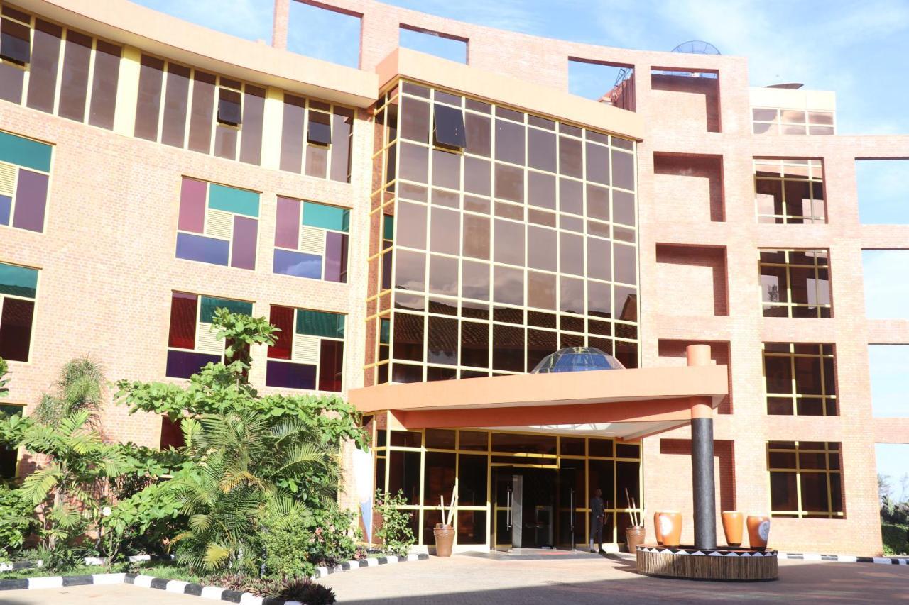 Sainte Famille Hotel Kigali Extérieur photo