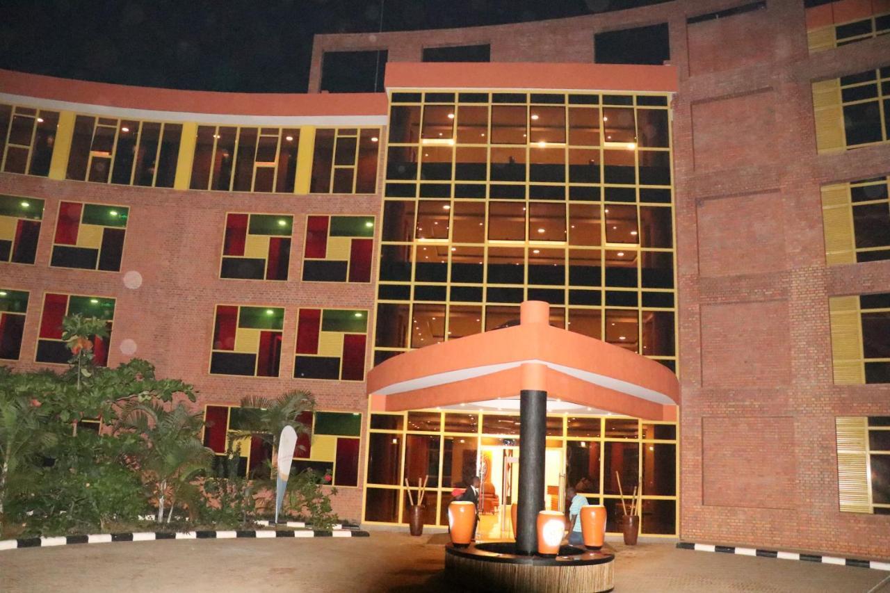 Sainte Famille Hotel Kigali Extérieur photo