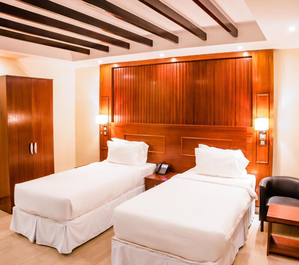 Sainte Famille Hotel Kigali Extérieur photo